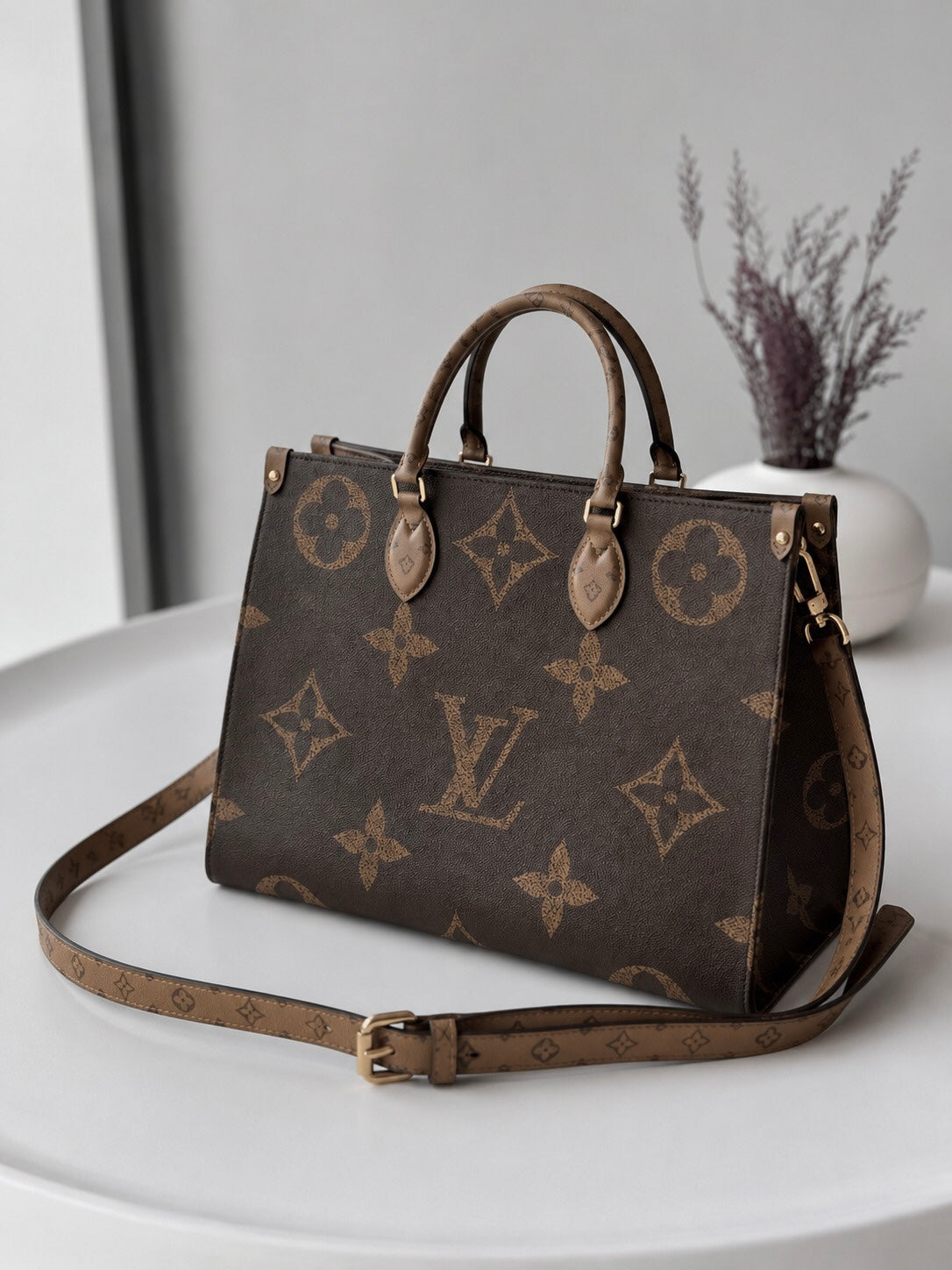 LOUIS VUITTON ONTHGO MM