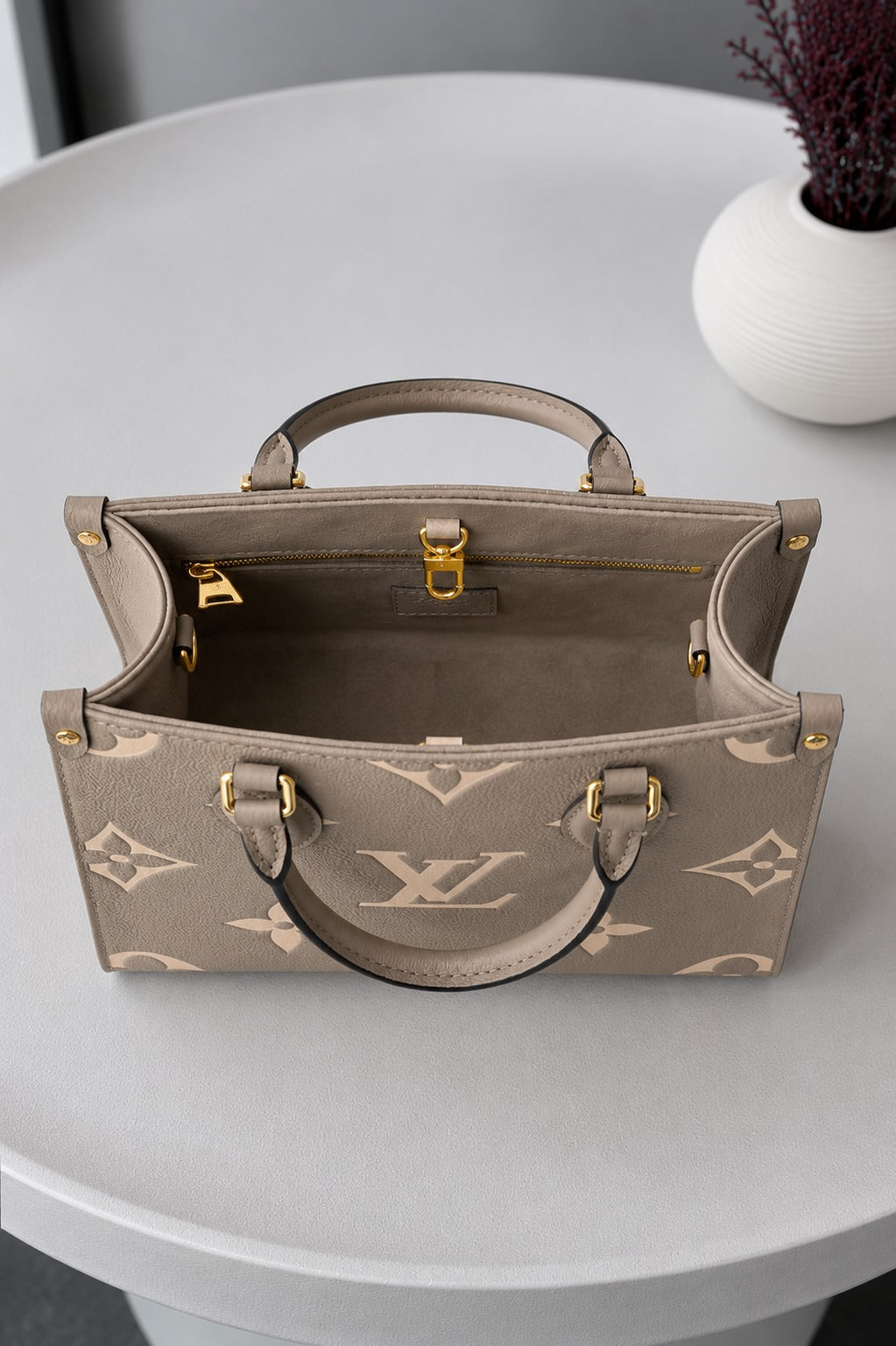 LOUIS VUITTON ONTHGO PM