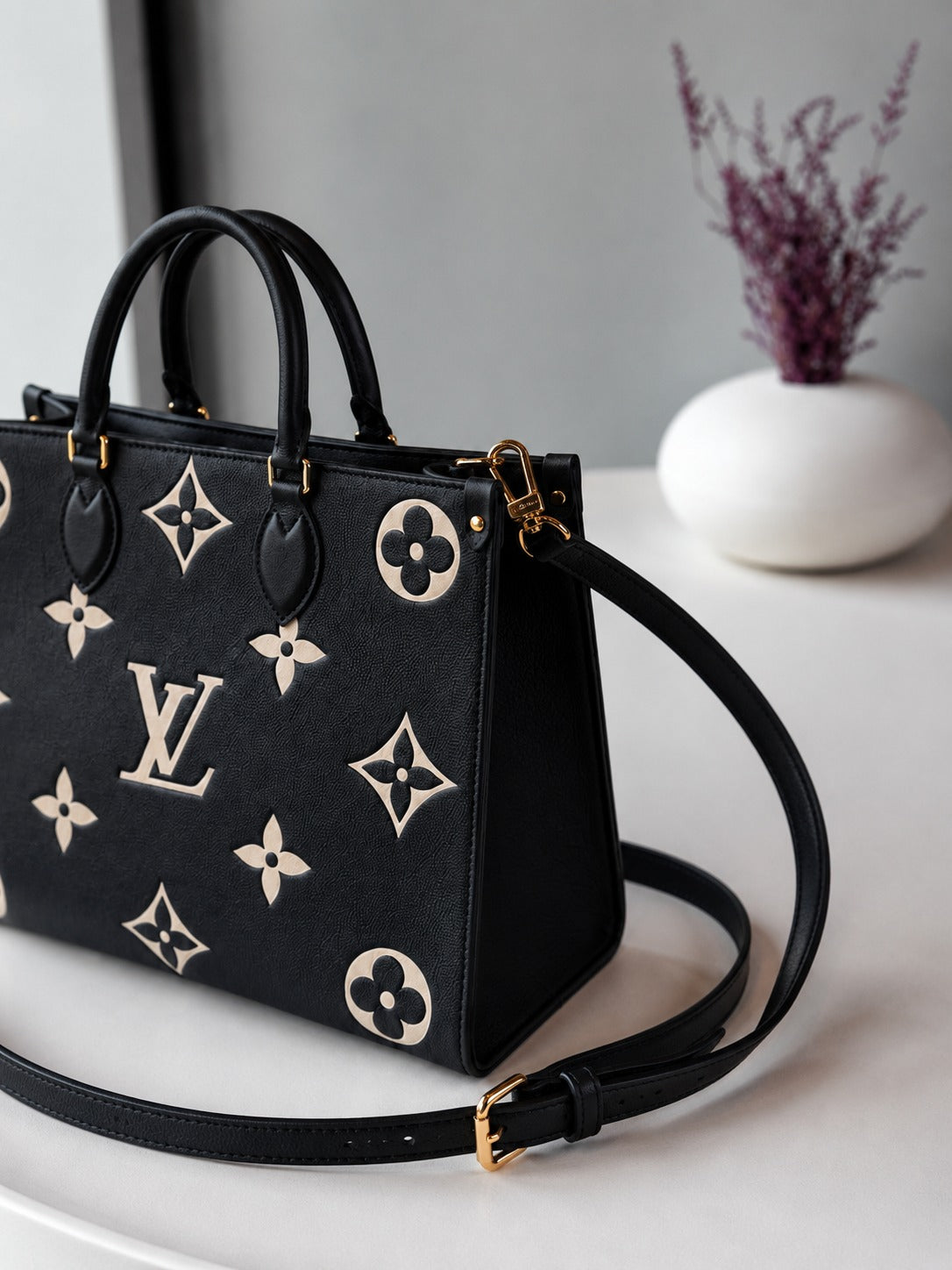 LOUIS VUITTON ONTHGO MM