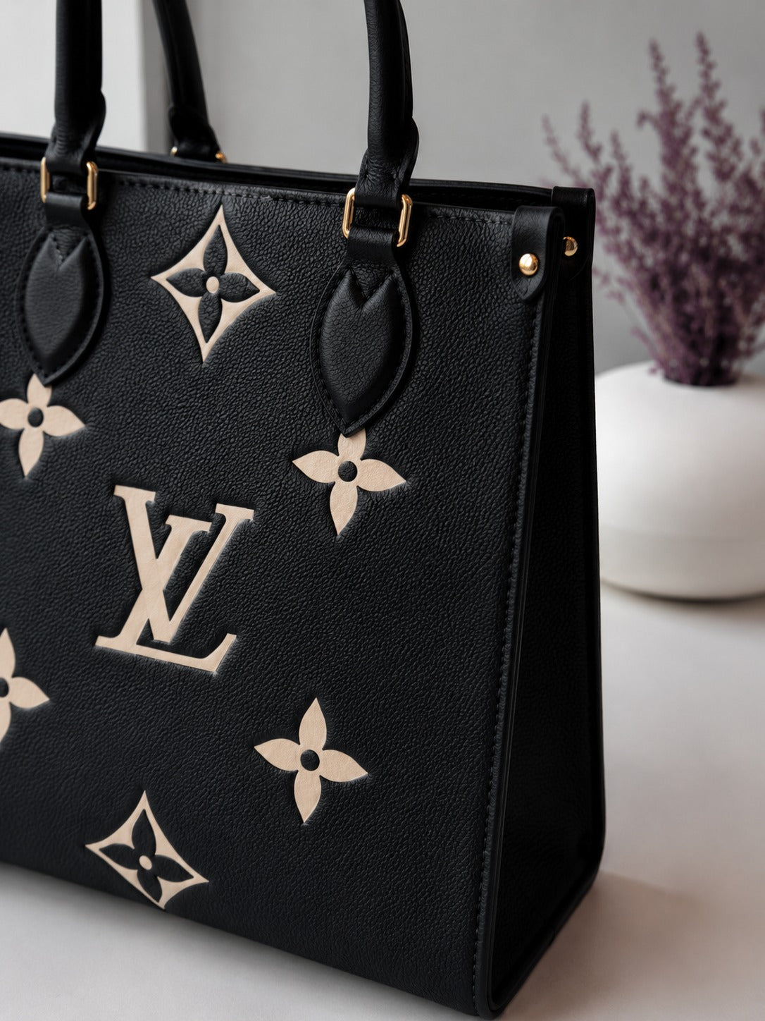 LOUIS VUITTON ONTHGO MM