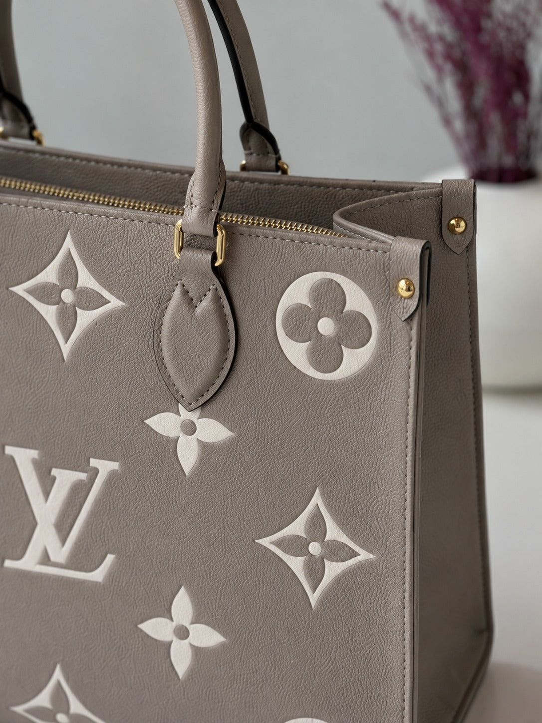 LOUIS VUITTON ONTHGO MM