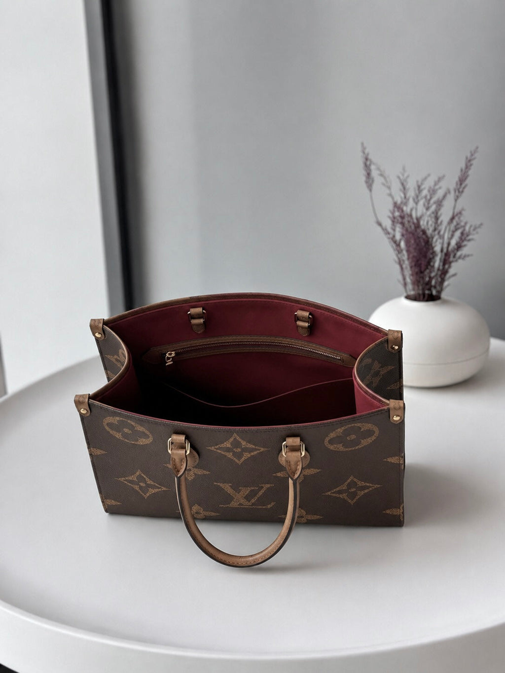 LOUIS VUITTON ONTHGO MM