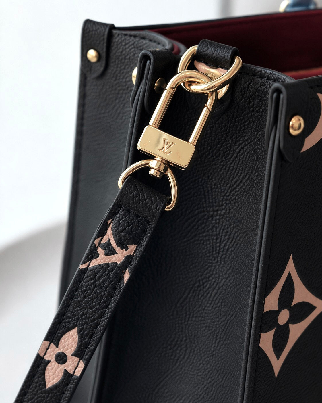LOUIS VUITTON ONTHGO PM