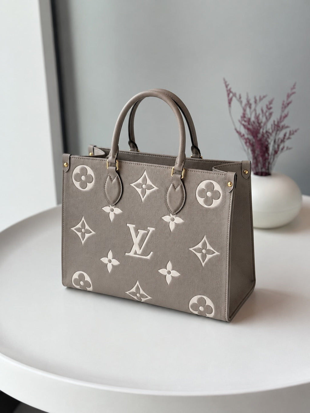 LOUIS VUITTON ONTHGO MM