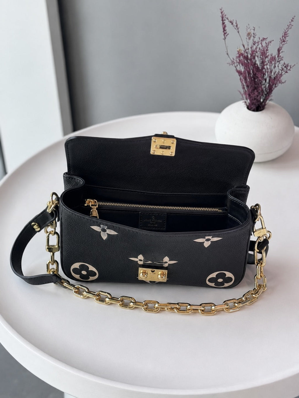 LOUIS VUITTON POCHETTE METIS