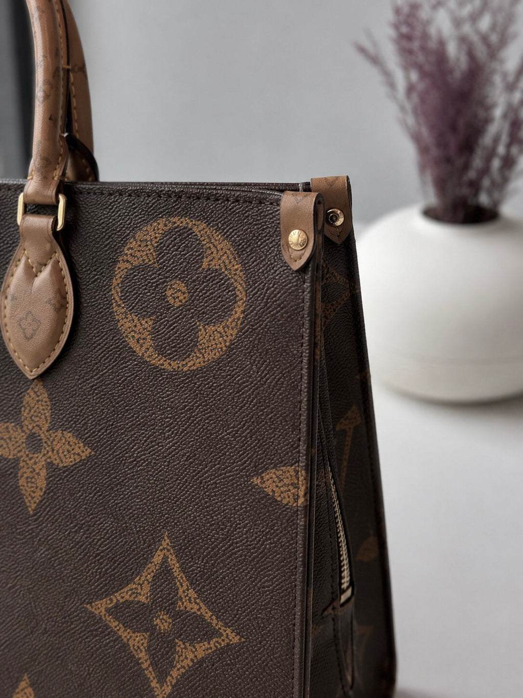 LOUIS VUITTON ONTHGO MM