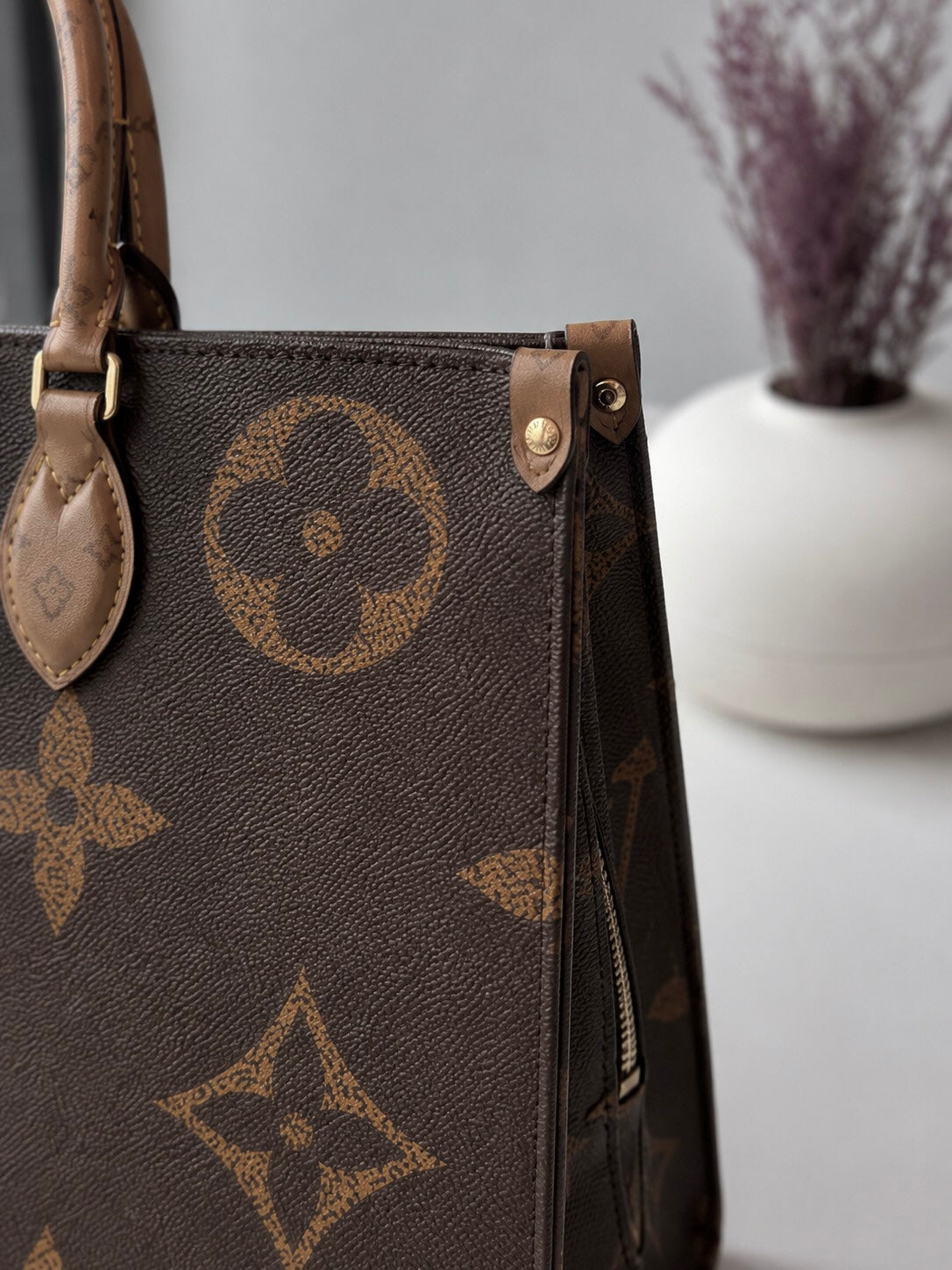 LOUIS VUITTON ONTHGO MM