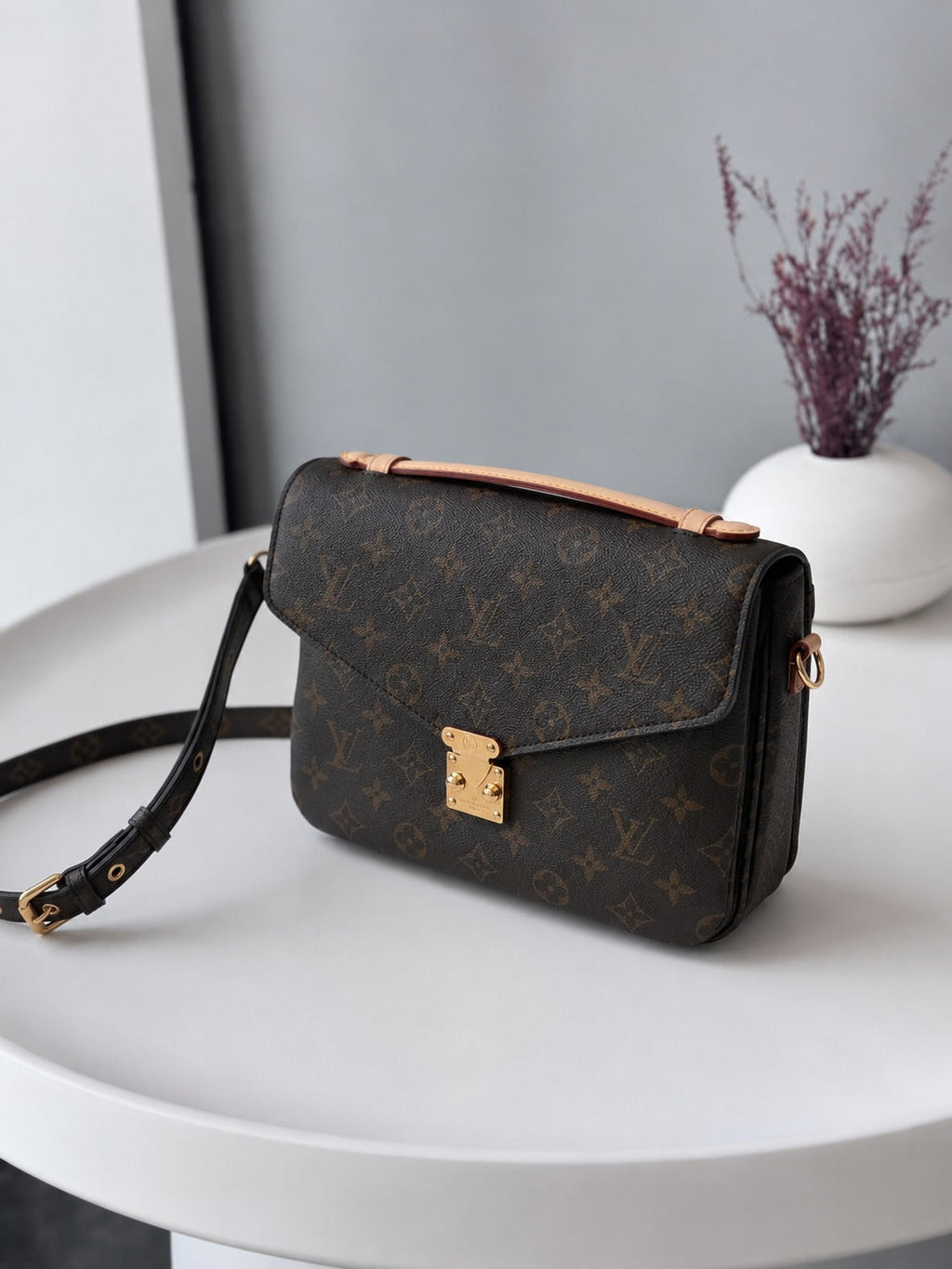 LOUIS VUITTON POCHETTE METIS