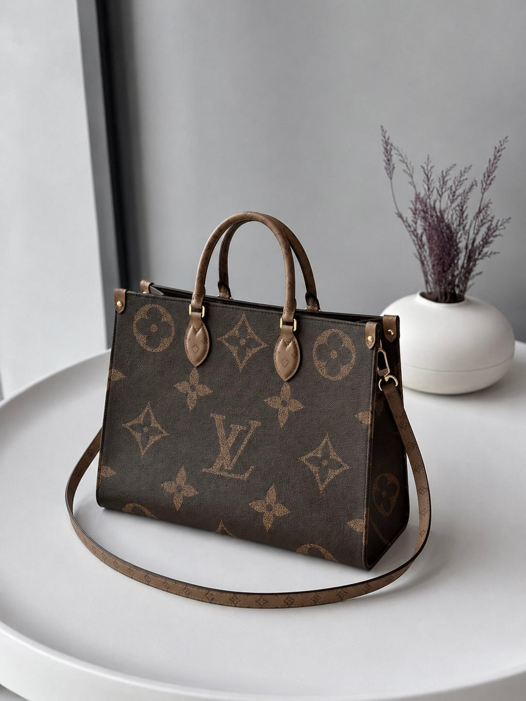 LOUIS VUITTON ONTHGO MM