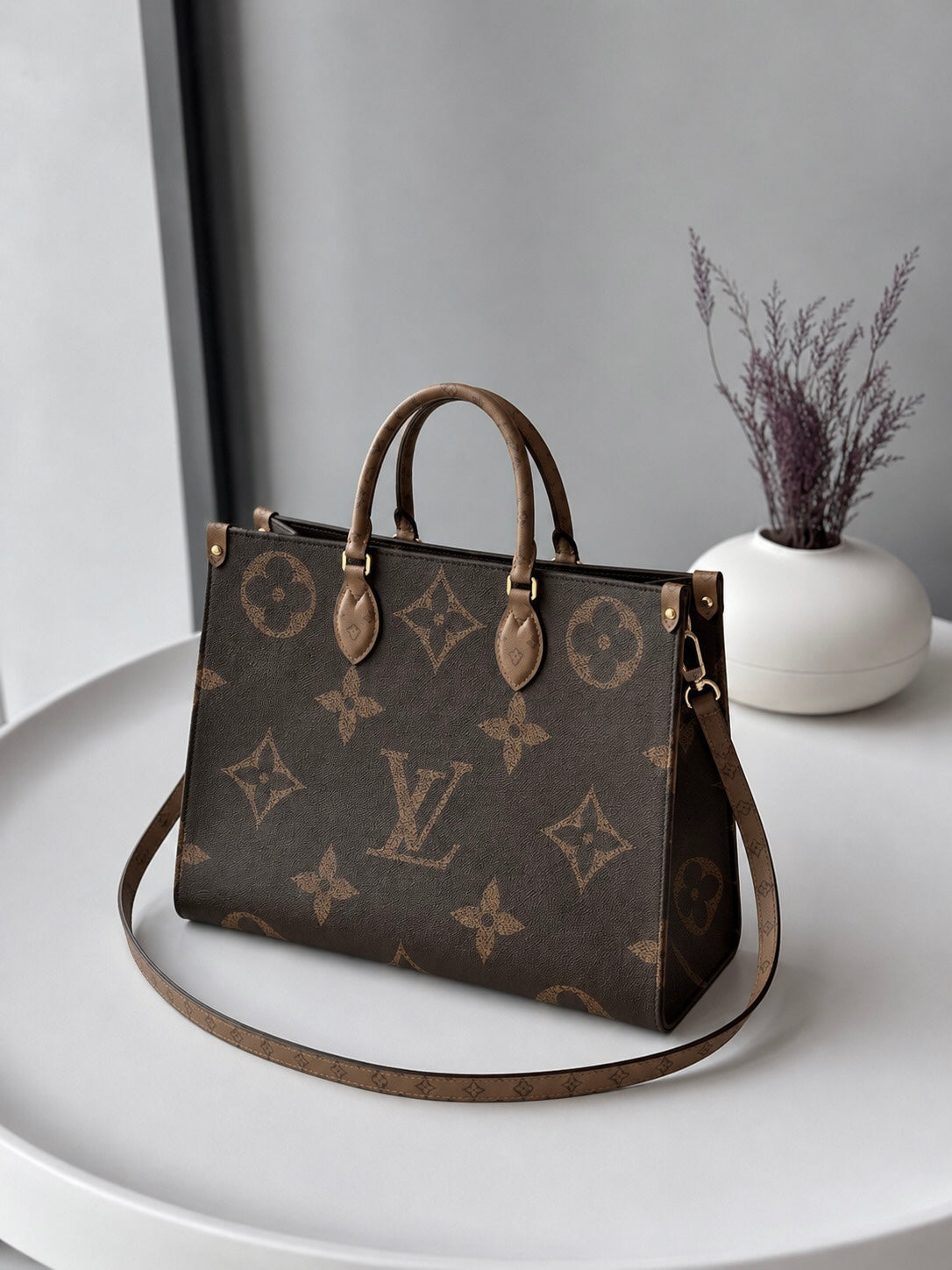 LOUIS VUITTON ONTHGO MM