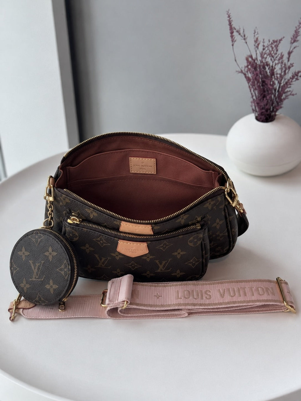 LOUIS VUITTON MUTI POCHETTE